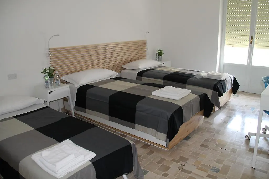 Stephenson Apartment Milano 0*,