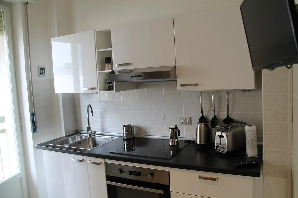 Stephenson Apartment Milan 0*,