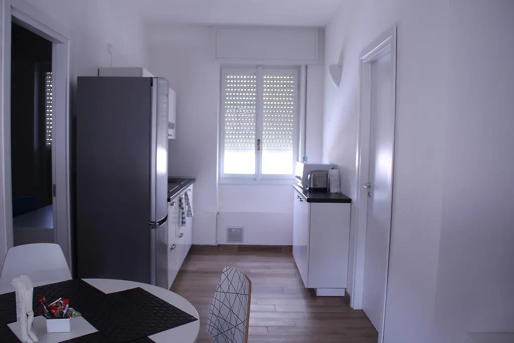 Stephenson Apartment Milan 0*,